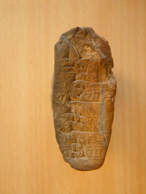 enlarge the image: Old Babylonian obligatory note (LAOS 1, no. 41), lower edge. Photo: Altorientalisches Institut
