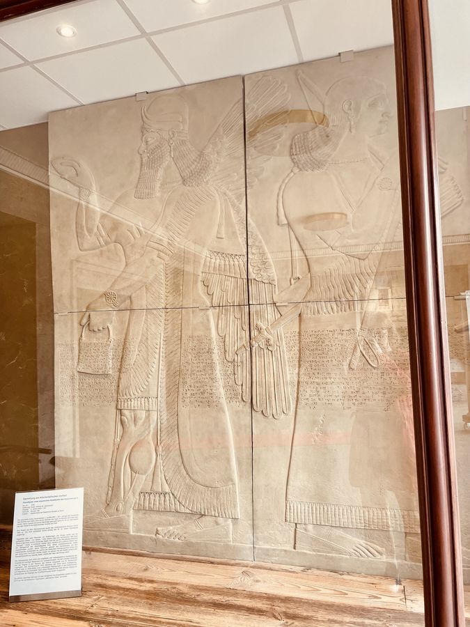 Plaster cast of a relief panel from the Neo Assyrian Period, dating to the reign of king Assurnasirpal II. Photo: Juliane Stein