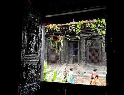Holzfenster in Nepal, Foto von Prof. Jowita Kramer