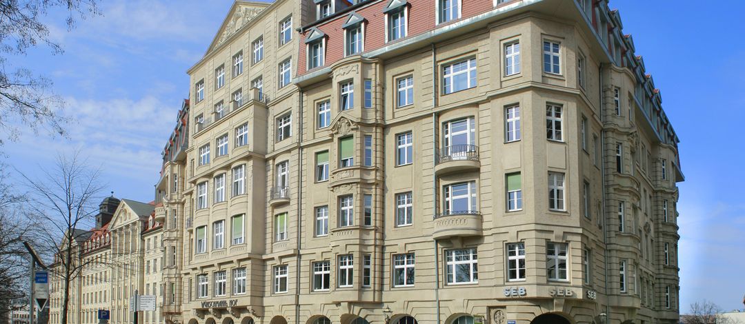 Das Institutsgebäude am Dittrichring wird nach seinem Architekten auch Wünschmannshof genannt.