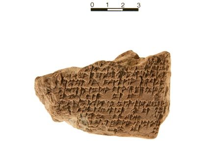enlarge the image: Fragment of an Old Babylonian Omen text (LAOS 1, no. 51), obverse. Photo: Altorientalisches Institut